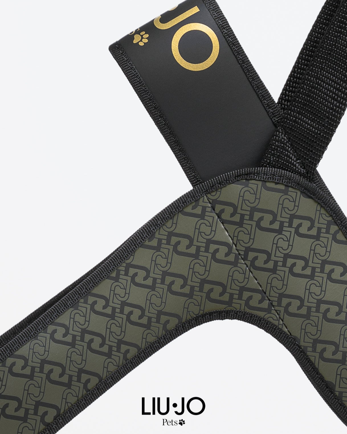 Zoomed in product shot for the liu jo harness military green