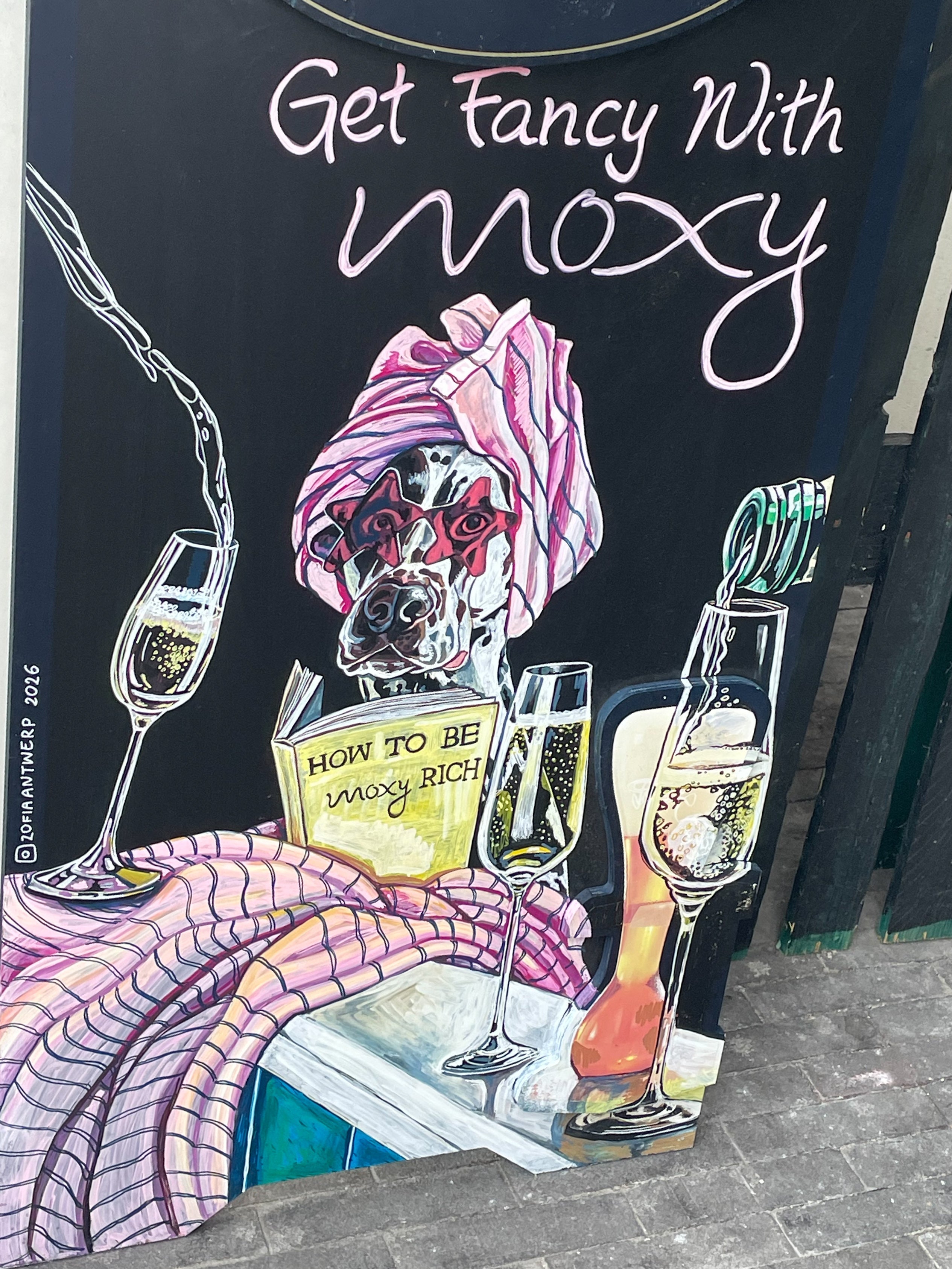 Kunstwerk van Zofia Antwerp tijdens de MODE-expositie in Moxy Antwerp