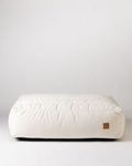 Bau Barù Ecru luxe rechthoekige hondenmand van 90 × 70 cm van voren