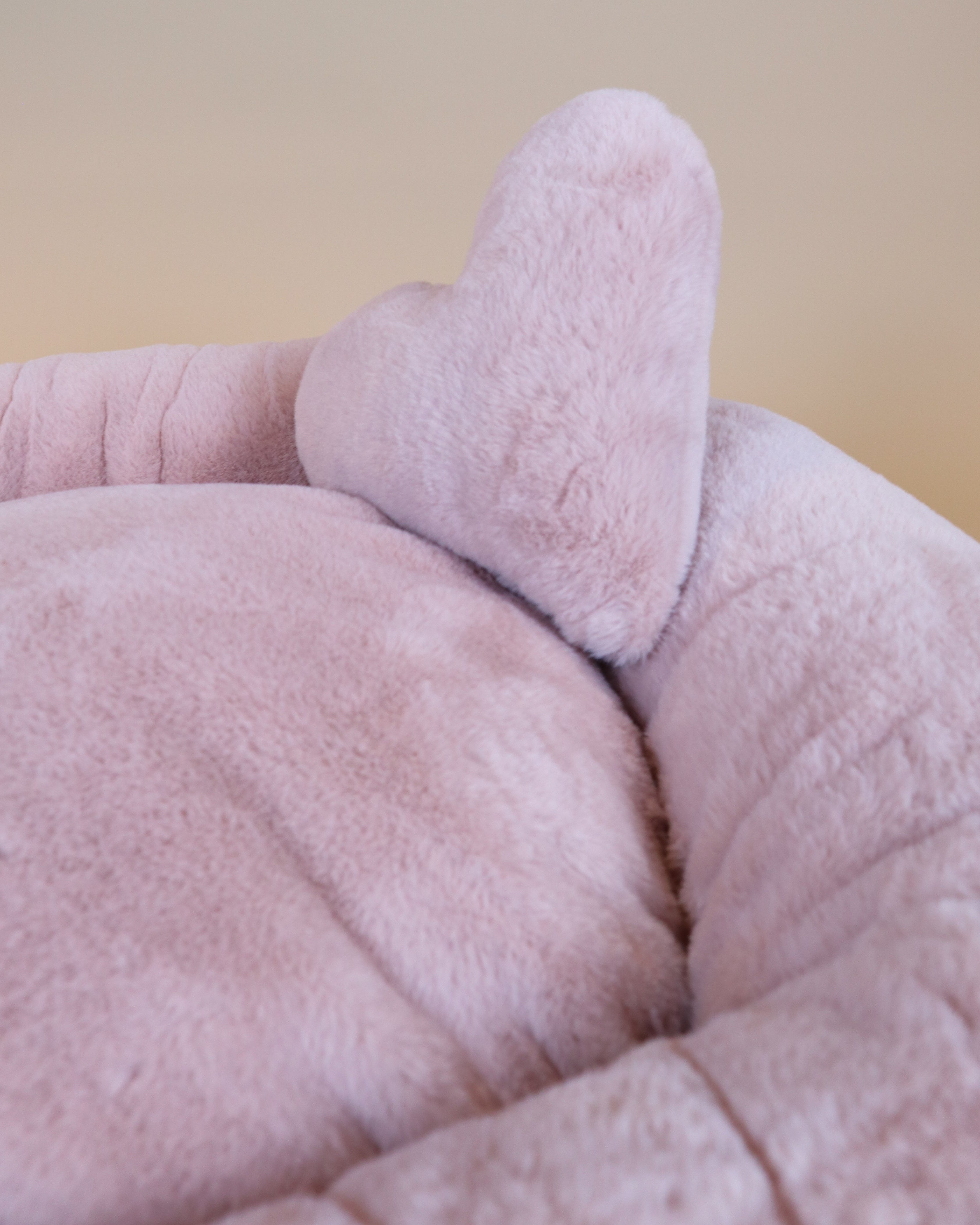 Bau Barù Girella Old Pink hondenmand met bijpassend hartvormig sierkussen