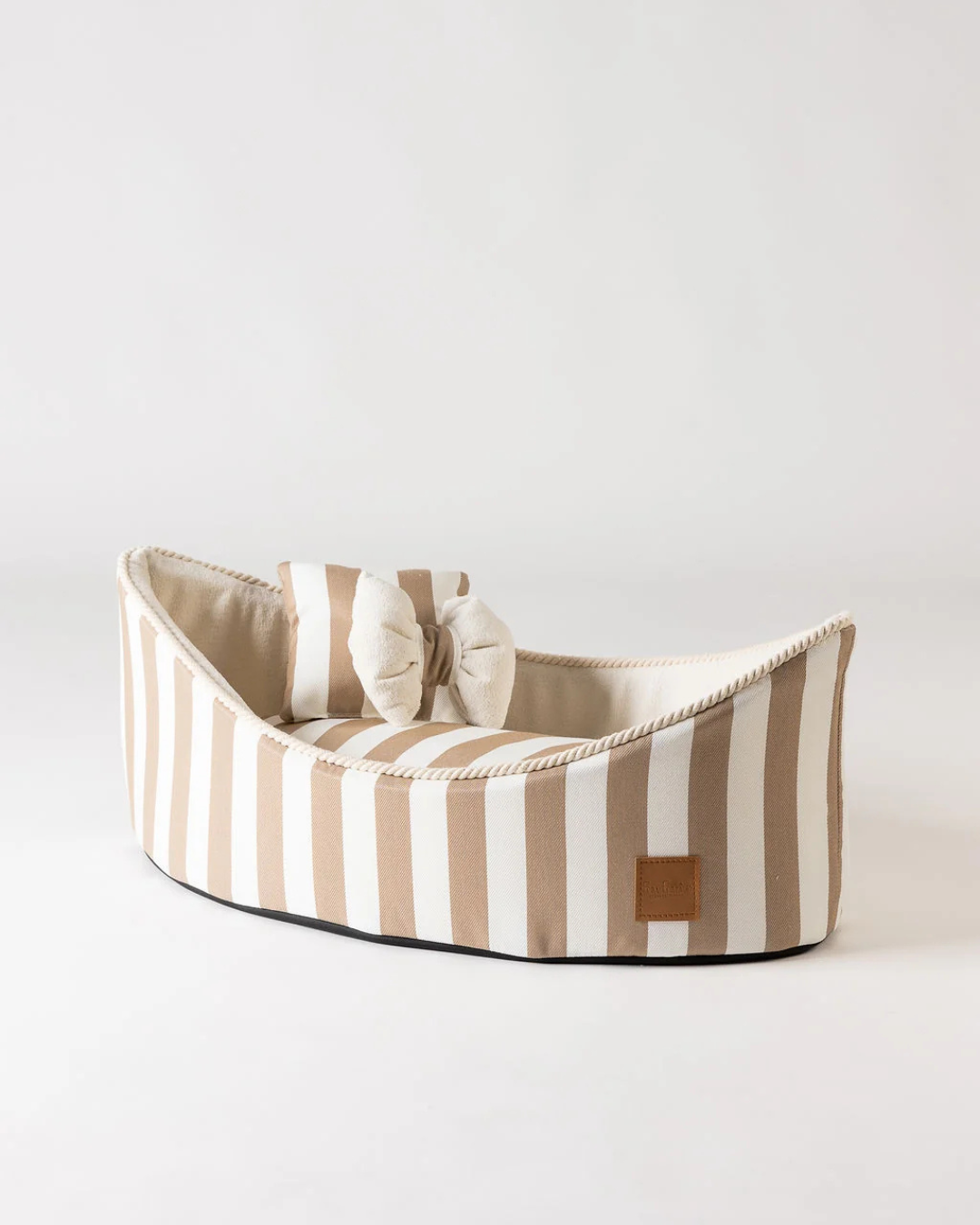 Bau Barù La Barchetta Stripe design hondenmand met verhoogde randen en gestreepte bekleding