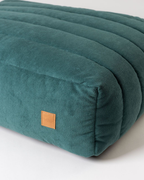 Bau Barù Tiffany Blue design hondenmand schuin van voren bekeken