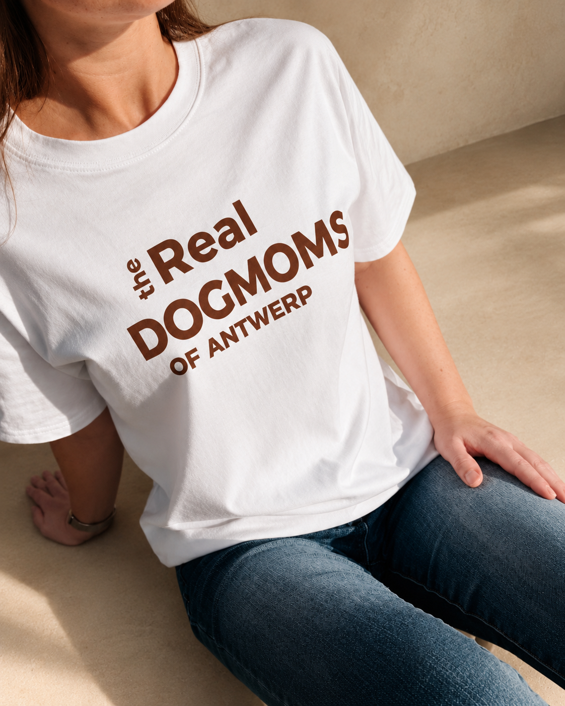The Real Dogmoms of Antwerp wit T-shirt met burgundy print voor dames | Gigi in Antwerp